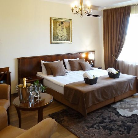 אודסה Henry Ford Mini Hotel מראה חיצוני תמונה