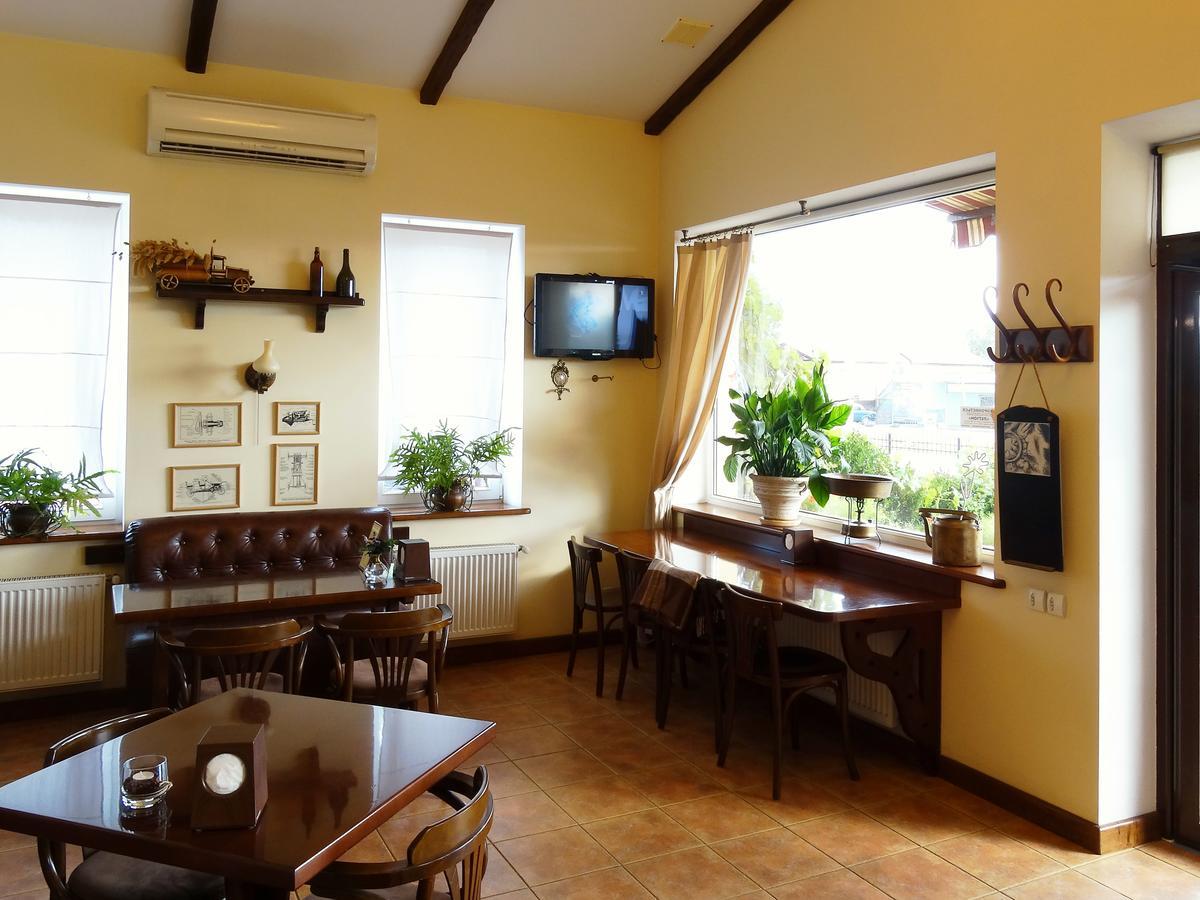 אודסה Henry Ford Mini Hotel מראה חיצוני תמונה